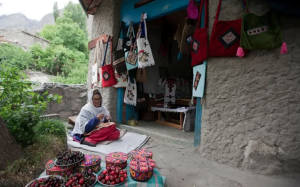 بلوچستان میں دستکاری کی پوشیدہ دنیا اور ان کے منفرد نقش و نگار